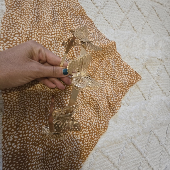 3D Gold butterfly Headband - Picture 4 of 6